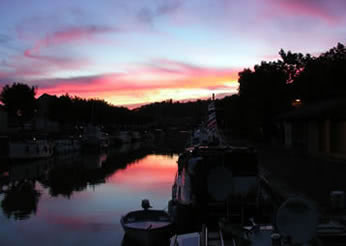 Sunset in Moissac port