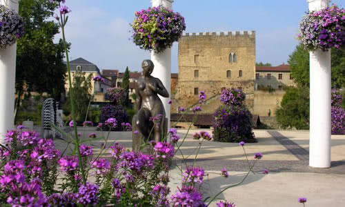 Mont-de-Marsan, capital of the Landes department, I called this town my Lilac town