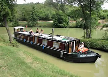 Cruising canal de Garonne and river Baise