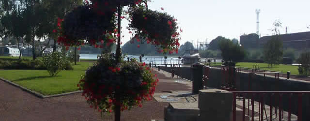 Migennes lock on the Canal de Bourgogne