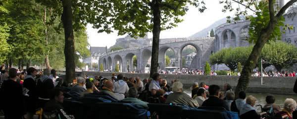 Pilgrims singing