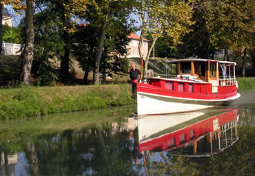 red boat